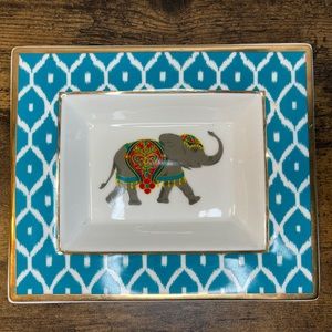C.Wonder elephant dish with blue trim decor accent bowl